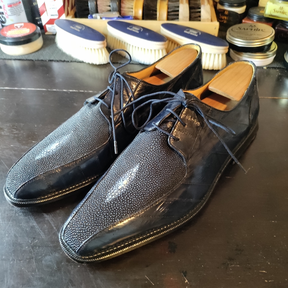 Belvedere blue 8.5 stingray and eel skin dress shoes. Can fit a 9.